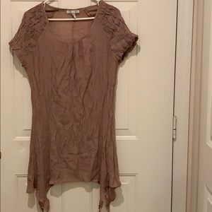 Crinkle Maria Gabrielle tan blouse